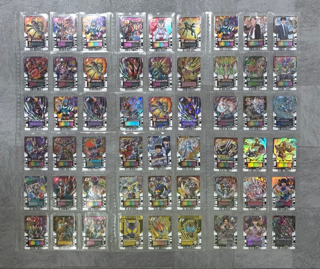仮面ライダーガッチャード　ライドケミートレカ　　872種類　まとめ売り
