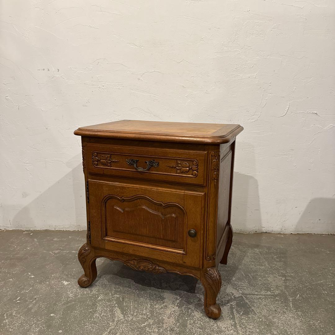 年末年始saleヴィンテージ　木製サイドテーブル　引き出し／扉収納付き　2