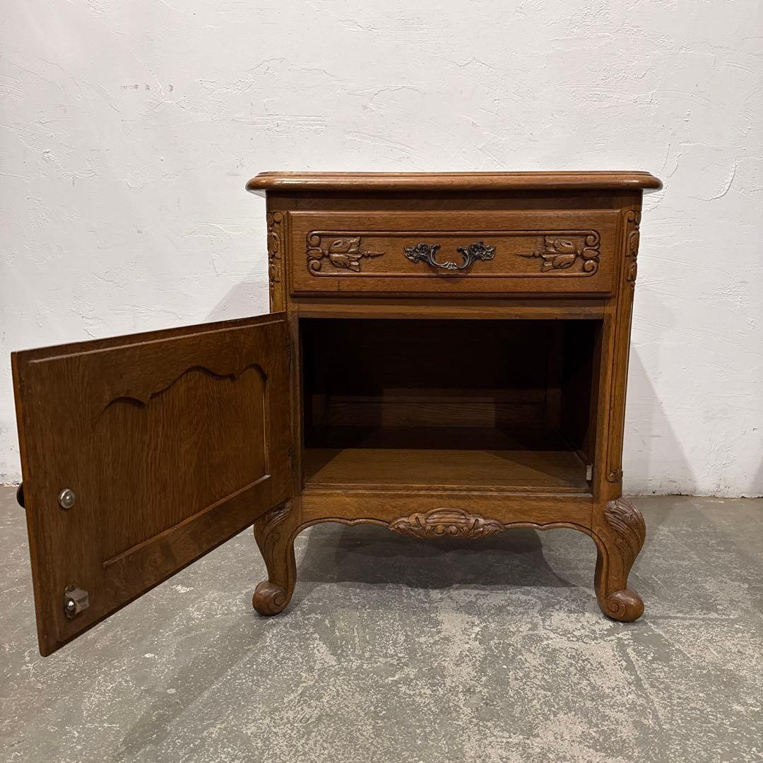 年末年始saleヴィンテージ　木製サイドテーブル　引き出し／扉収納付き　2