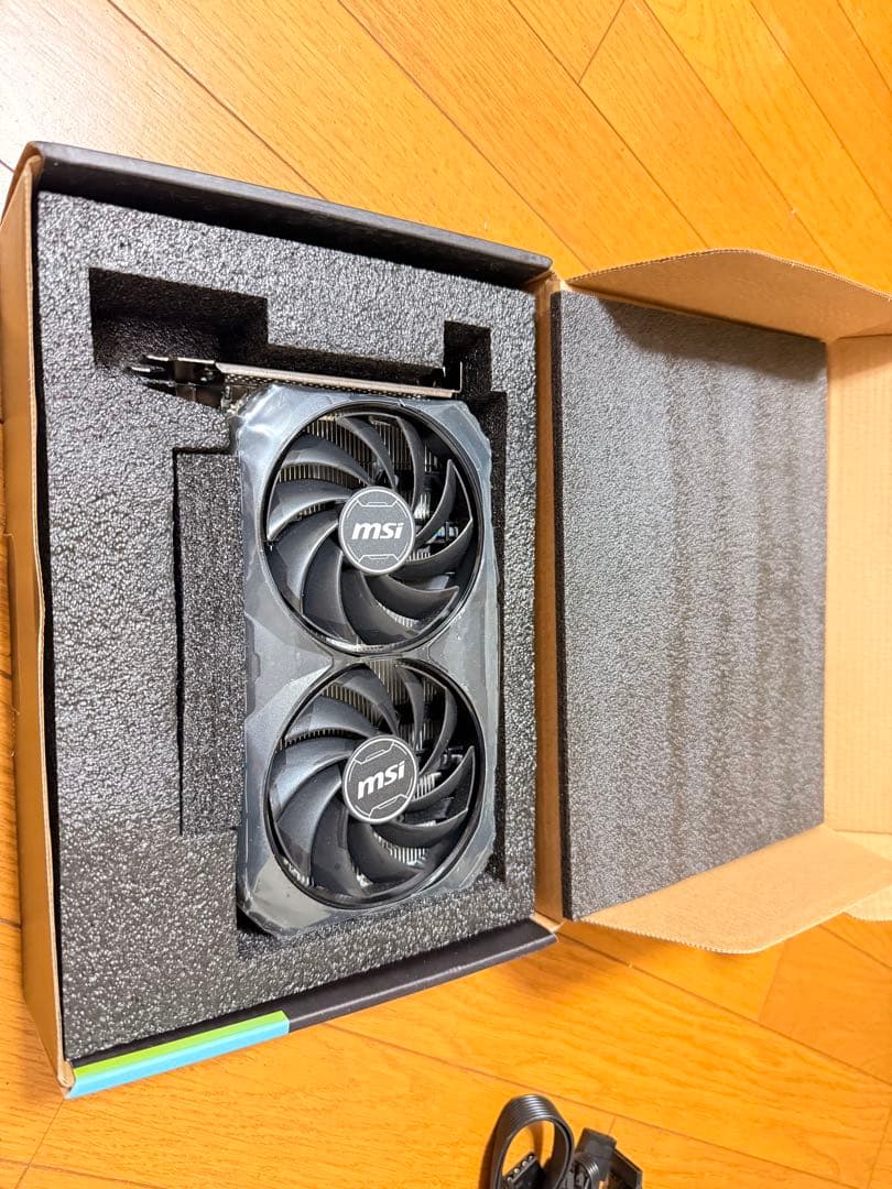 MSI GeForce RTX 4060 Ti 本体