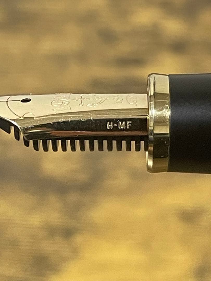 筆記確認済　美品　梨地　18k 備品あり　字幅MF セーラー　万年筆