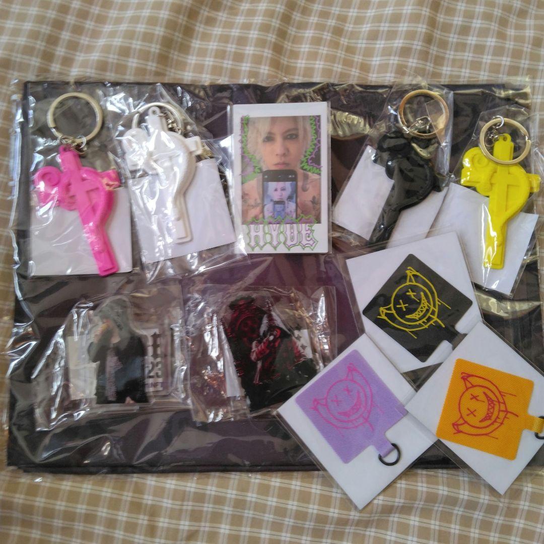 ハイガチャグッズ、チェキ1種、アクスタ2種他