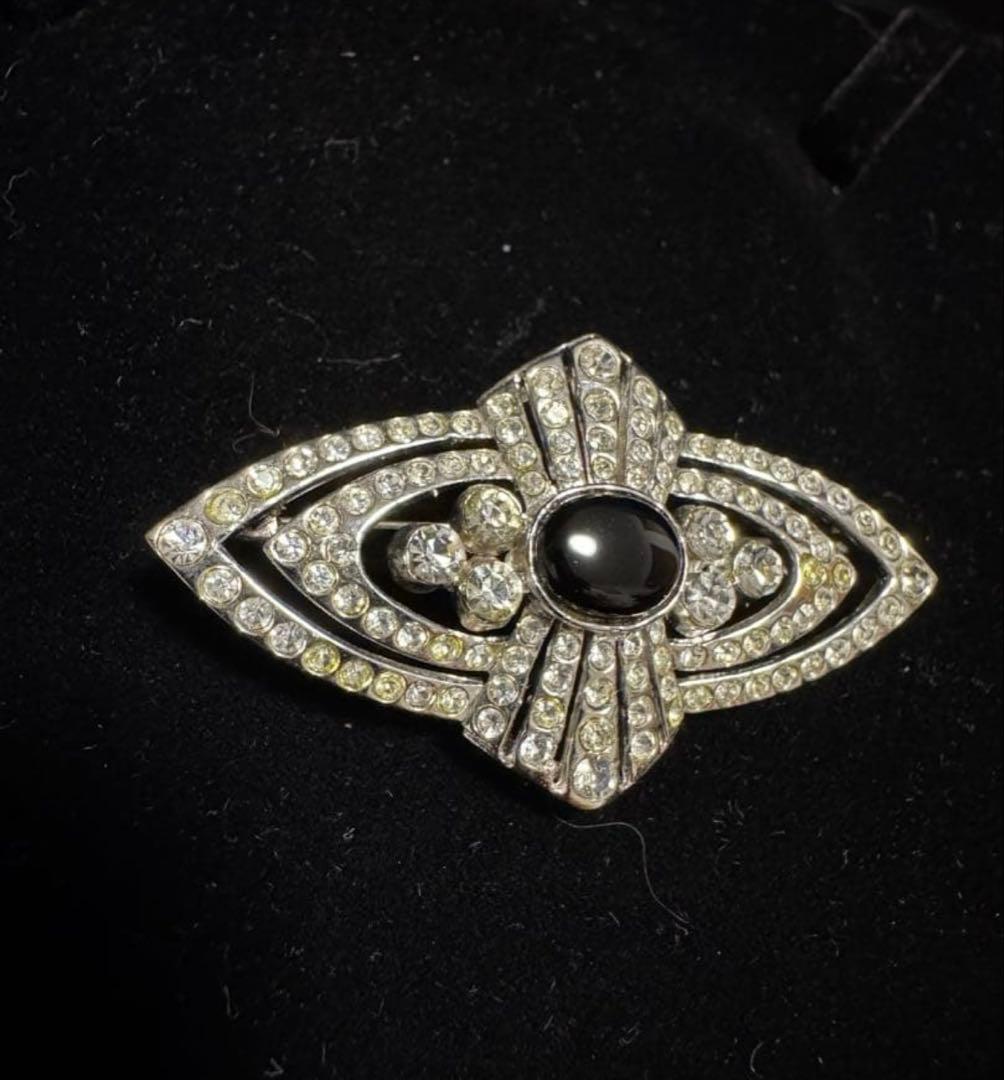 フランス　ヴィンテージ 銀張りのライトストーンと黒色石のブローチ　長期保存