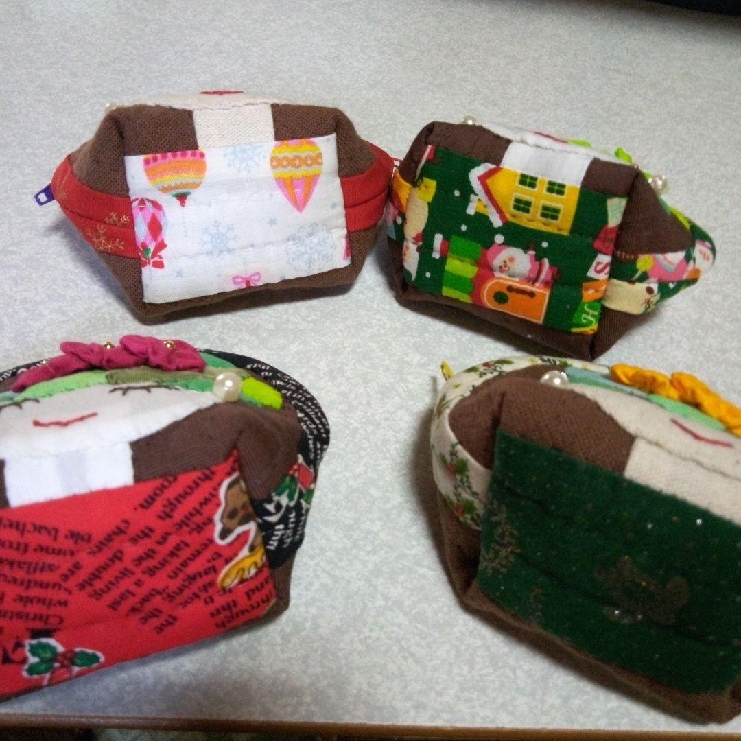 ハワイアンキルトクリスマスバージョンポーチ タラちゃんです。