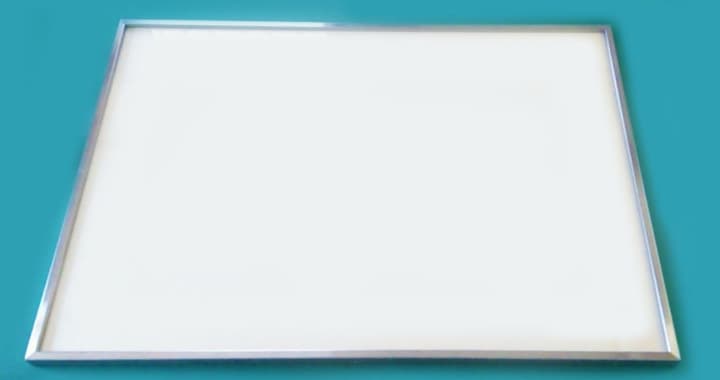 掲示板　105ｃｍ×75ｃｍ