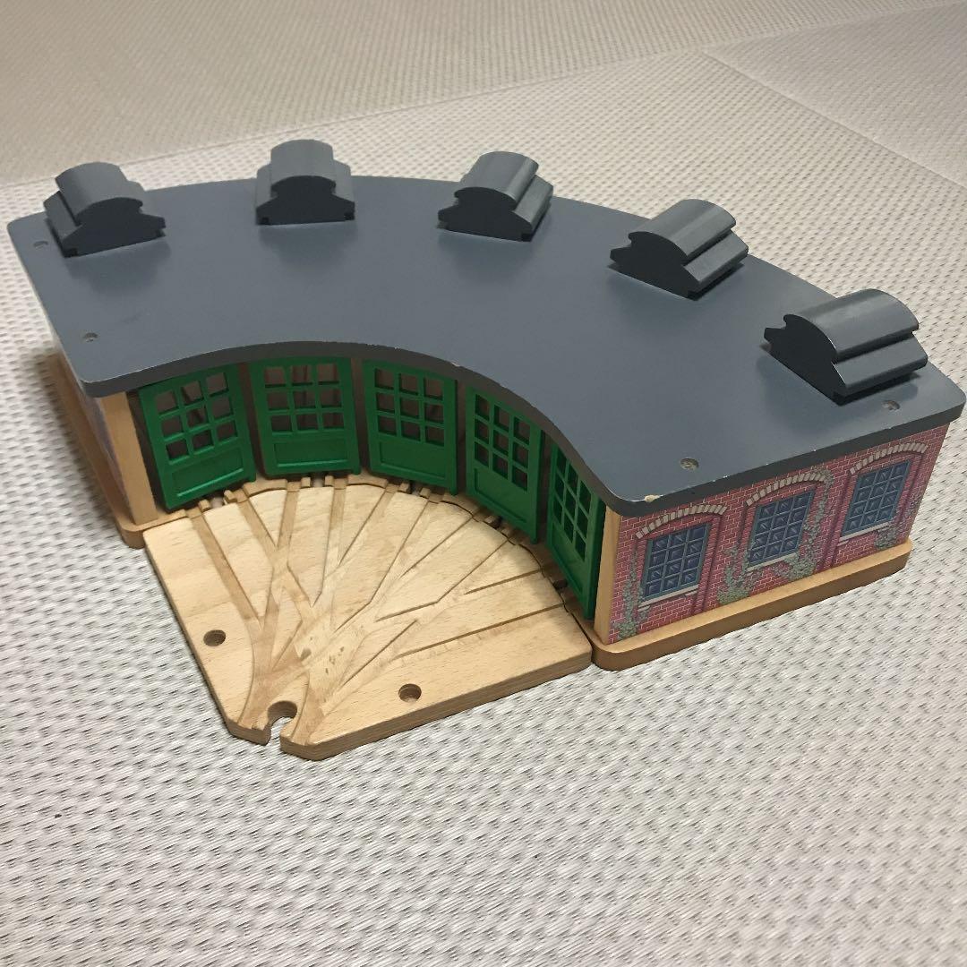 値下げ！木製レール機関庫　操車庫　きかんしゃトーマス　BRIO ラーニングカーブ