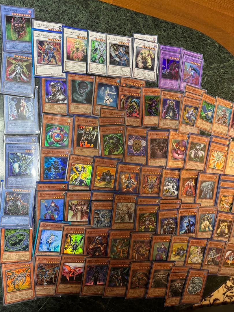 遊戯王まとめ売り　カード2800枚以上⭐︎限定カードあり