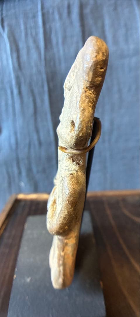 女性の土偶　発掘品　板状土偶　埴輪