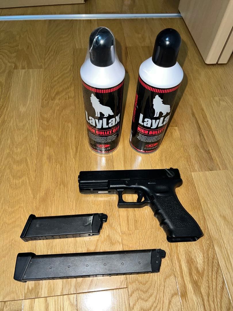 東京マルイ　グロック18c 50連マガジン付　新品ガス×1半分くらいガス×1