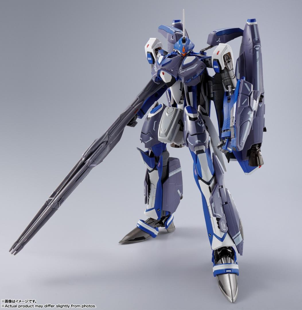 DX超合金 スーパーメサイアバルキリー (ミハエル・ブラン機) リバイバルVer