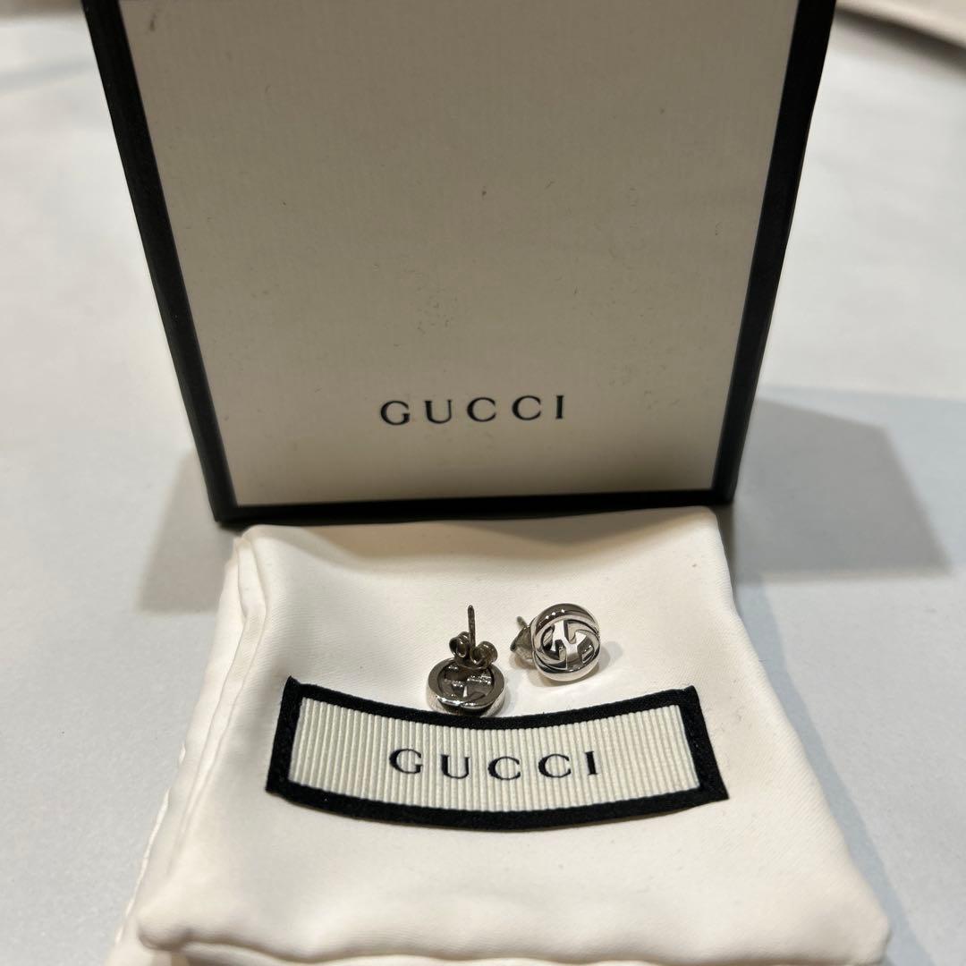 GUCCI シルバー スタッドピアス