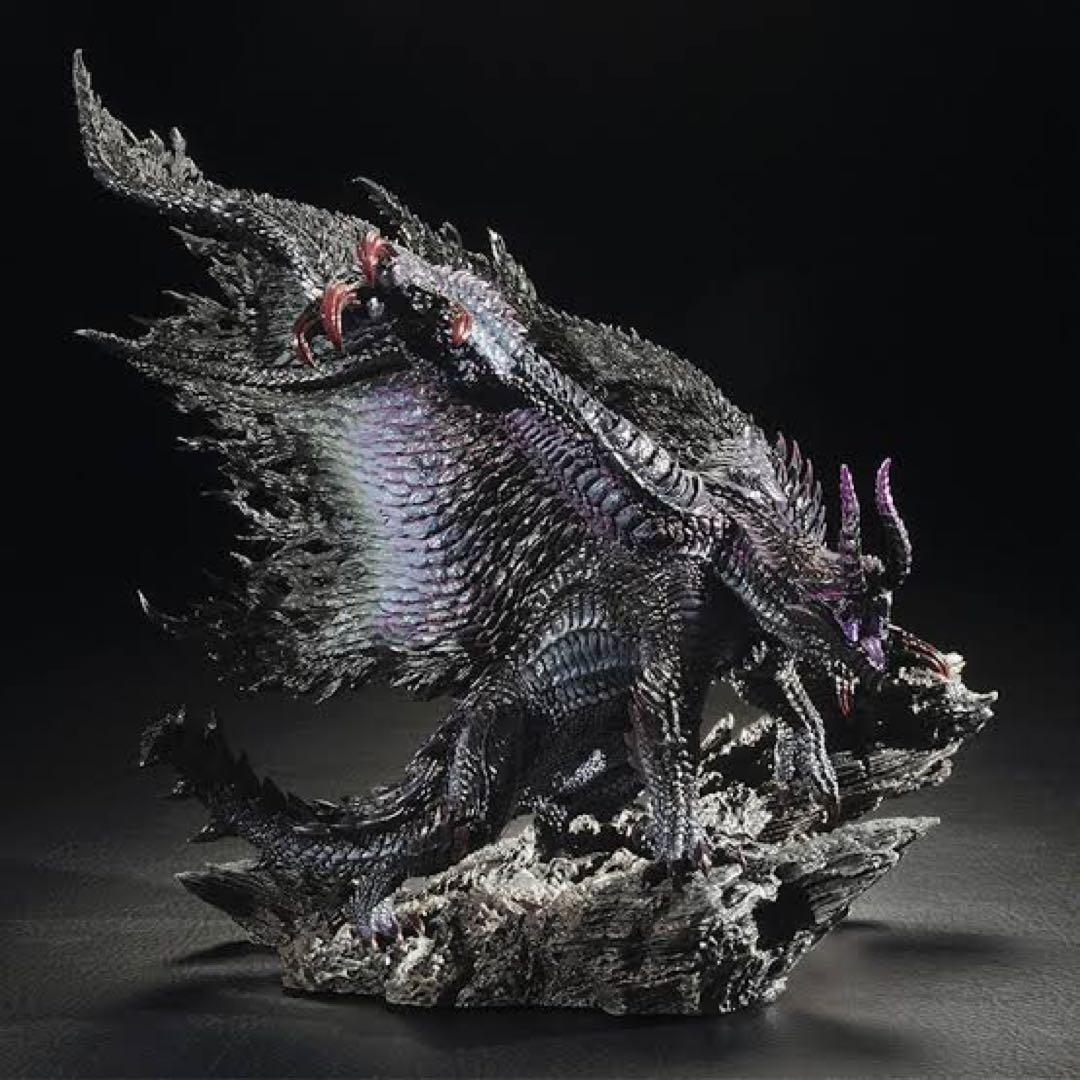 ゴアマガラフィギュア