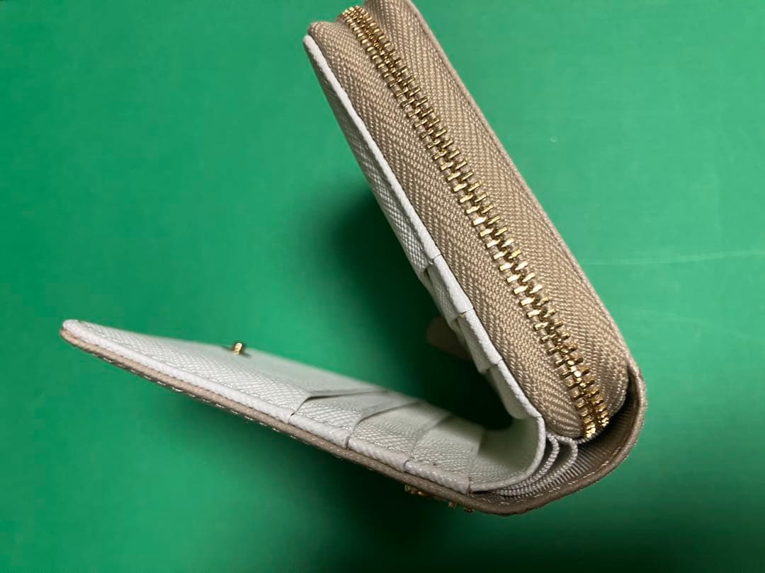 とみこ　美品　アニエスベー　折り財布　本革レザー　ベージュ