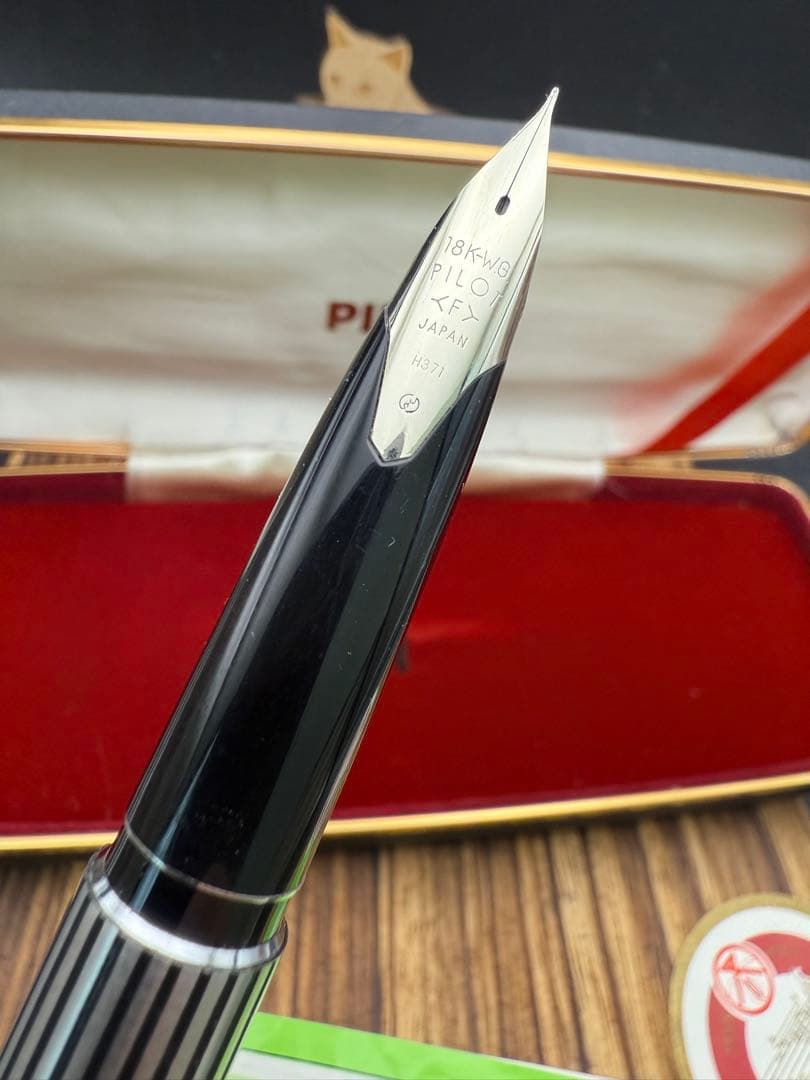 Pilot 万年筆 CUSTOM K-500SS 蝕刻ストライプ 18KWG F