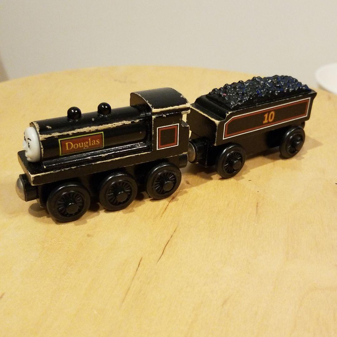 きかんしゃトーマス　木製レールシリーズ　ダグラスとダグラステンダー