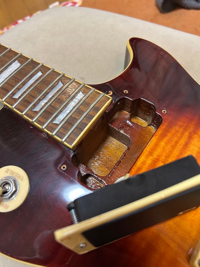ギター Epiphone Les Paul Standard EMG 81 85