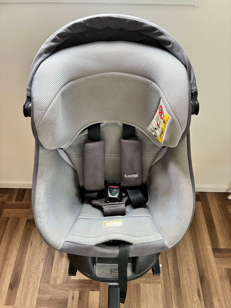 Combi チャイルドシート 新生児〜4歳 ISOFIX対応