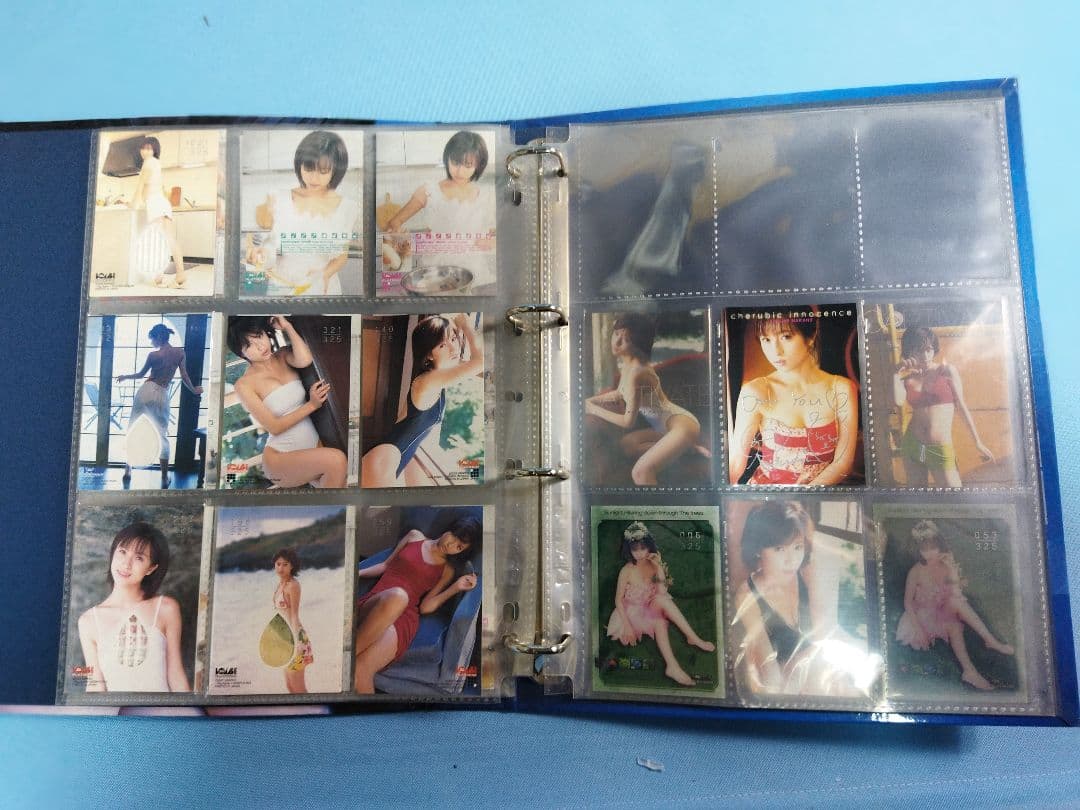 仲根かすみ　2005年カレンダー　トレカなどまとめセット　元タレント