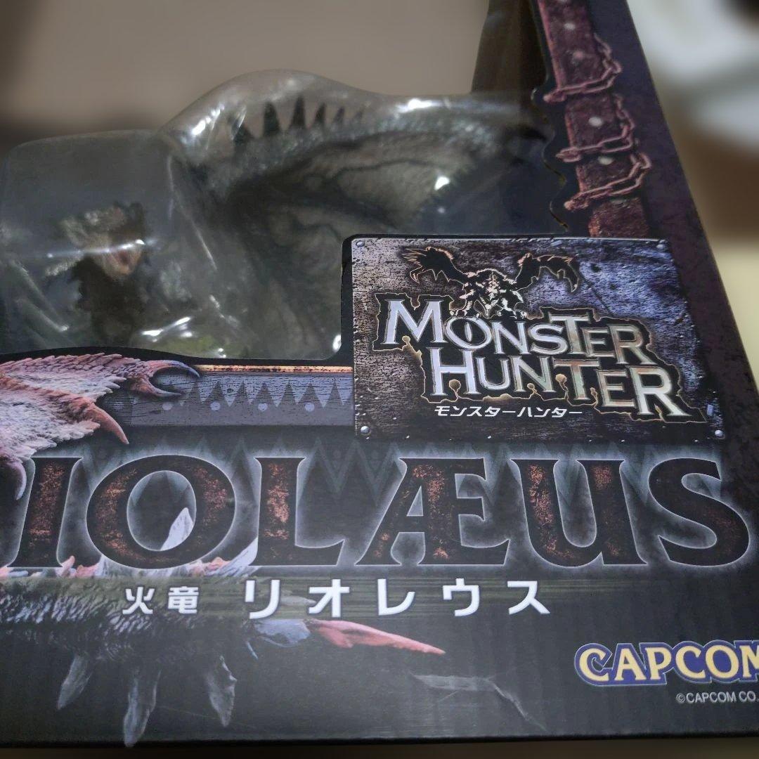 モンスターハンター　リオレウス　 フィギュア　限定版　銀火竜　リオレウス希少種