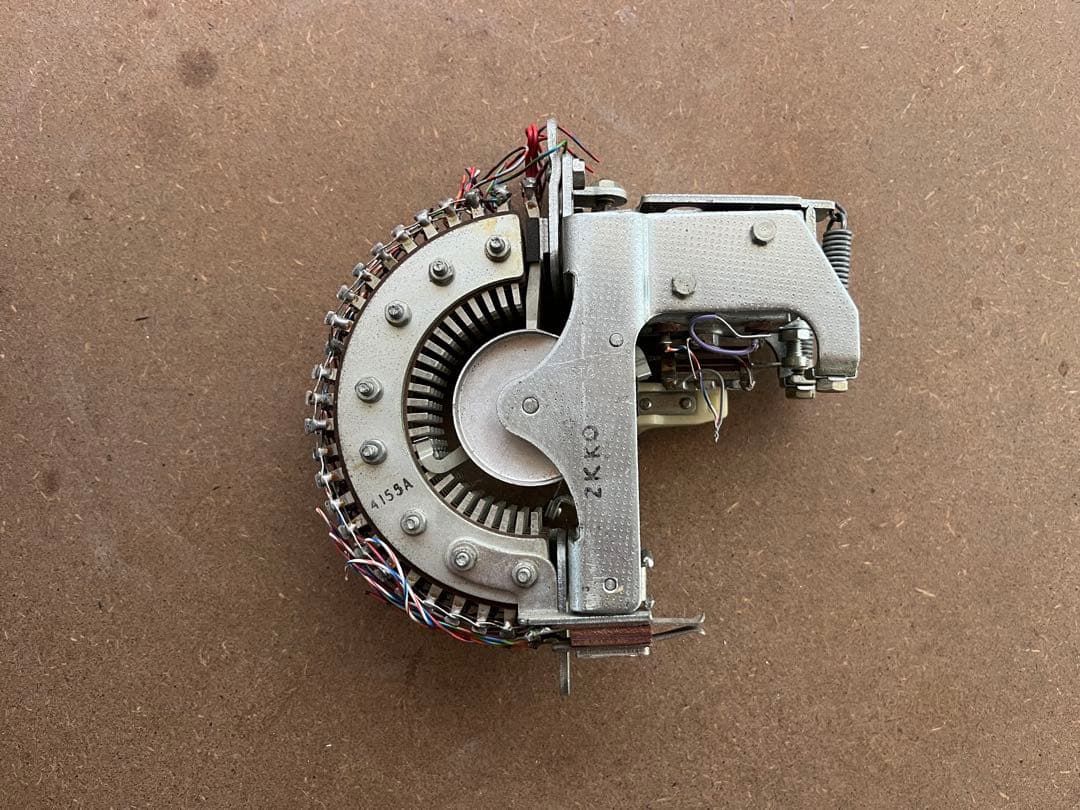 Uniselector ステップバイステップ交換機 ラインセレクタ 電話交換機