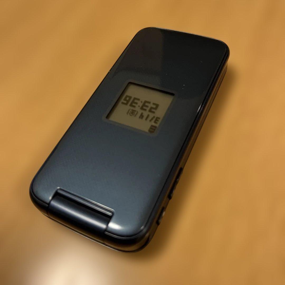 ドコモ　F-01M ガラケー　らくらくホン ブラック 純正充電器付き　美品