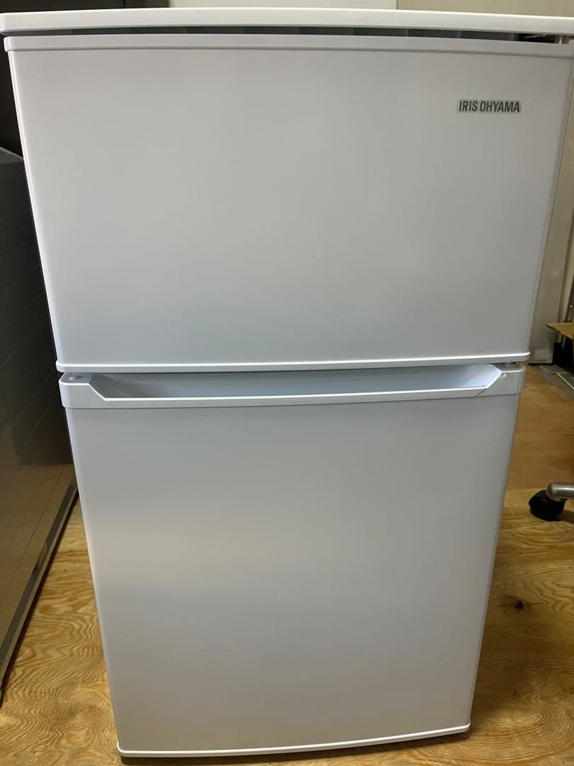 福岡市引取り限定　IRIS OHYAMA 冷蔵庫 IRSD-9B-W 90L