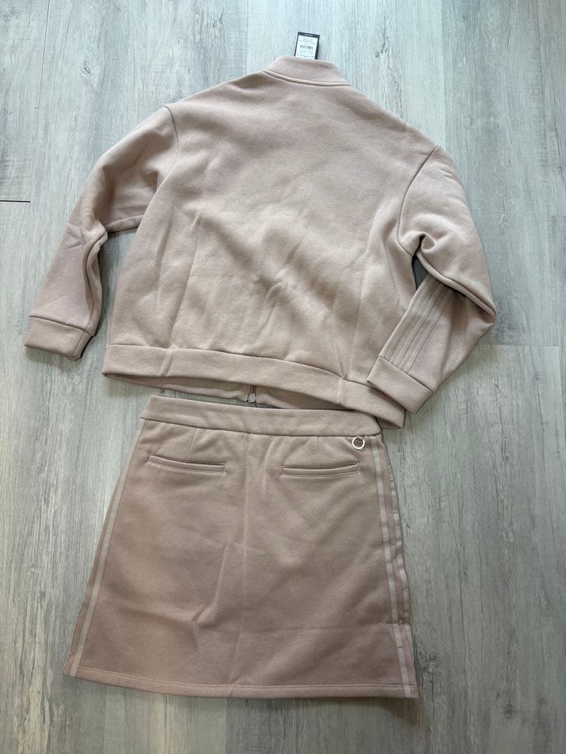 新品ベージュ　Lサイズ　長袖トレーナー裏起毛スカート セットアップ ゴルフウェア