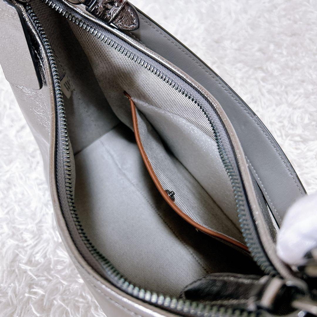未使用級✨coach ジュリエット　メタリック　シルバー　ハンドバッグ　2way