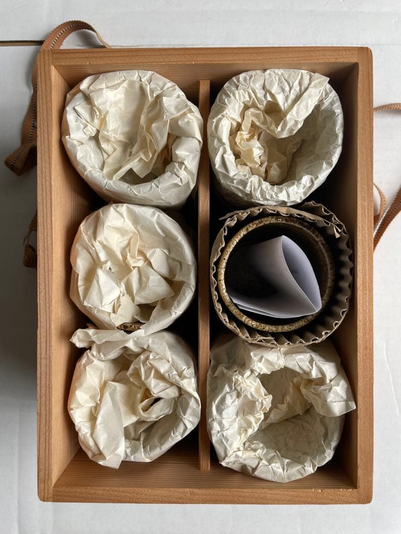 河本五郎　灰釉羊紋　汲出碗　6客揃い