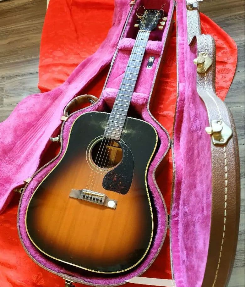 プレアデス　 Gibson J-30 モンタナ工場製 純正ブラウンケース付