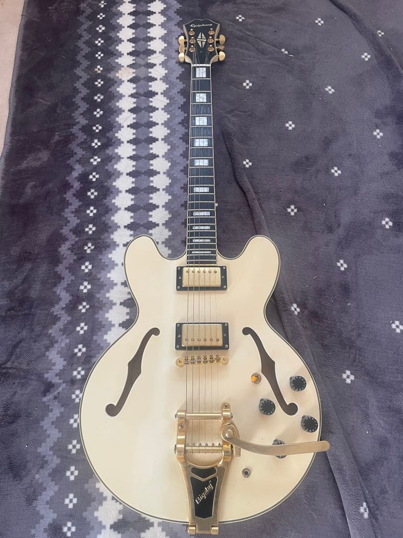 Epiphone ES-355 ホワイト　ギター