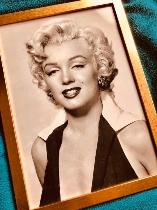 マリリンモンロー＊A-4サイズ額装ゴールド