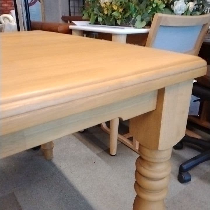 カントリーダイニングテーブル　栗脚 栗棒 ラバーウッド 無垢 展示品特価