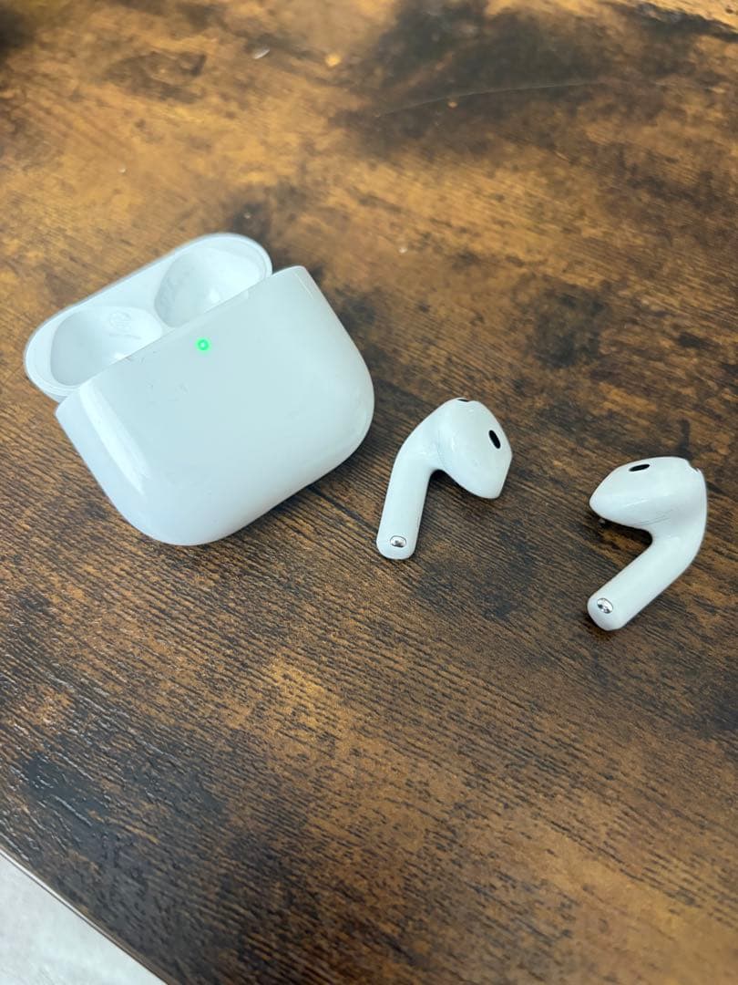 AirPods本体 ホワイト 充電ケース付き 箱無し