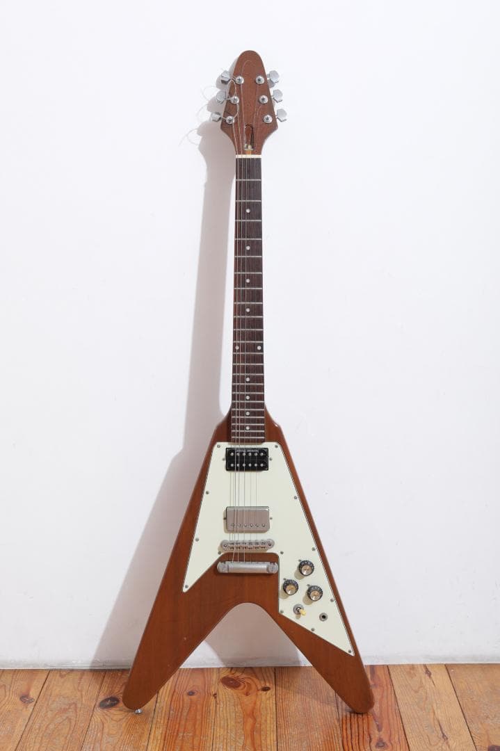 Flying V（メーカー不明／DuncanフロントPU・Schallerペグ）