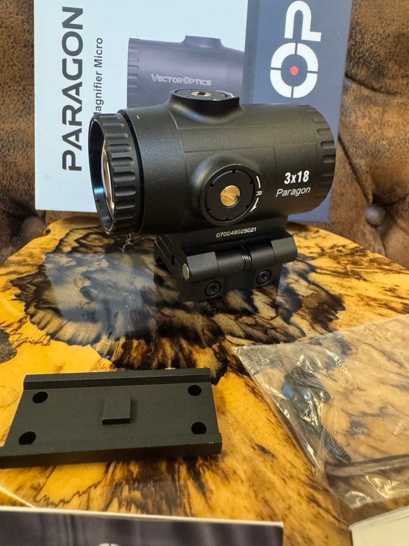 Vector Optics Paragon 3x18 マグニファイア