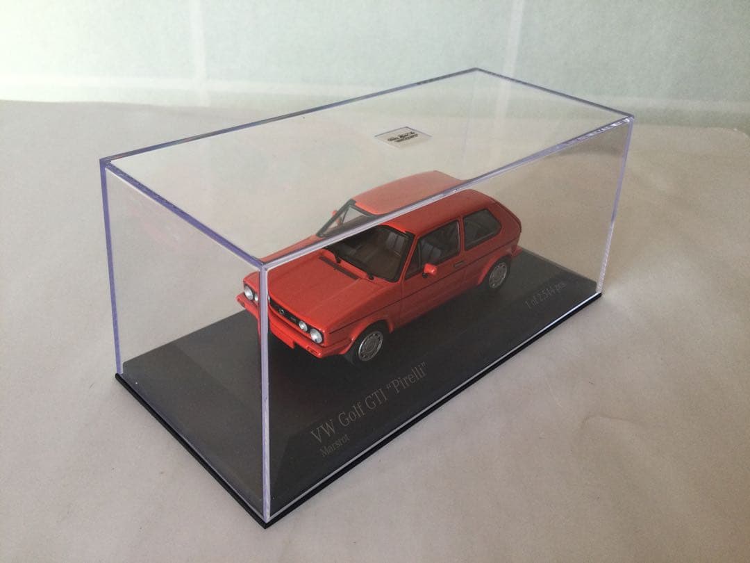 ミニチャンプス　VW Golf GTI \"Pirelli\" ミニカー 限定品