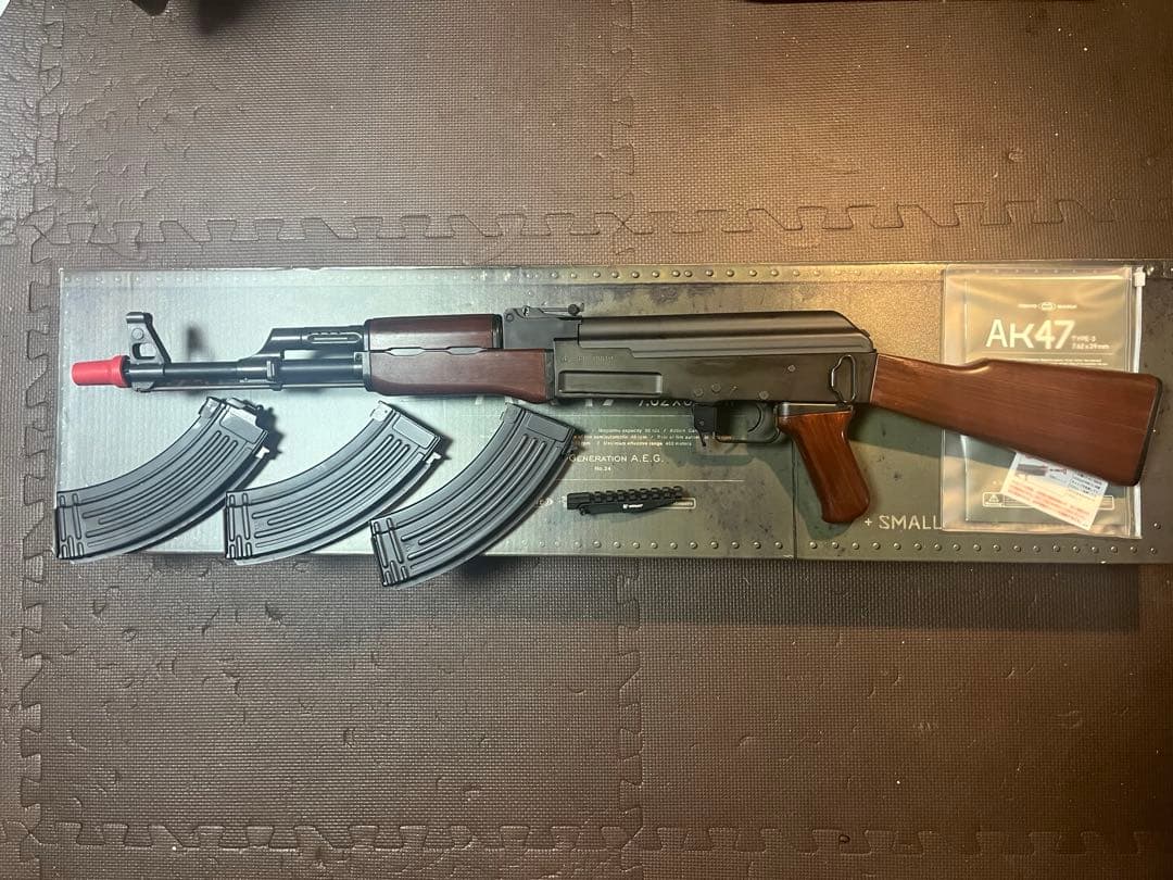 次世代電動ガン ブラック/ウッド マガジン3本付き