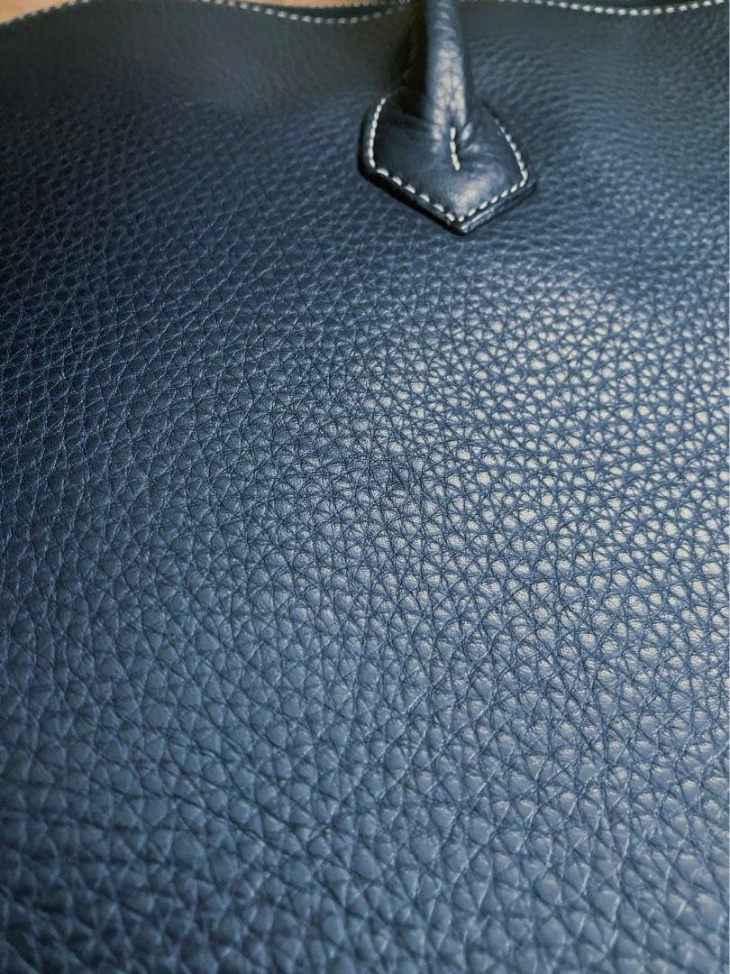 Cisei 999 LD シュリンクレザー ラウンドジップ ブリーフバッグ