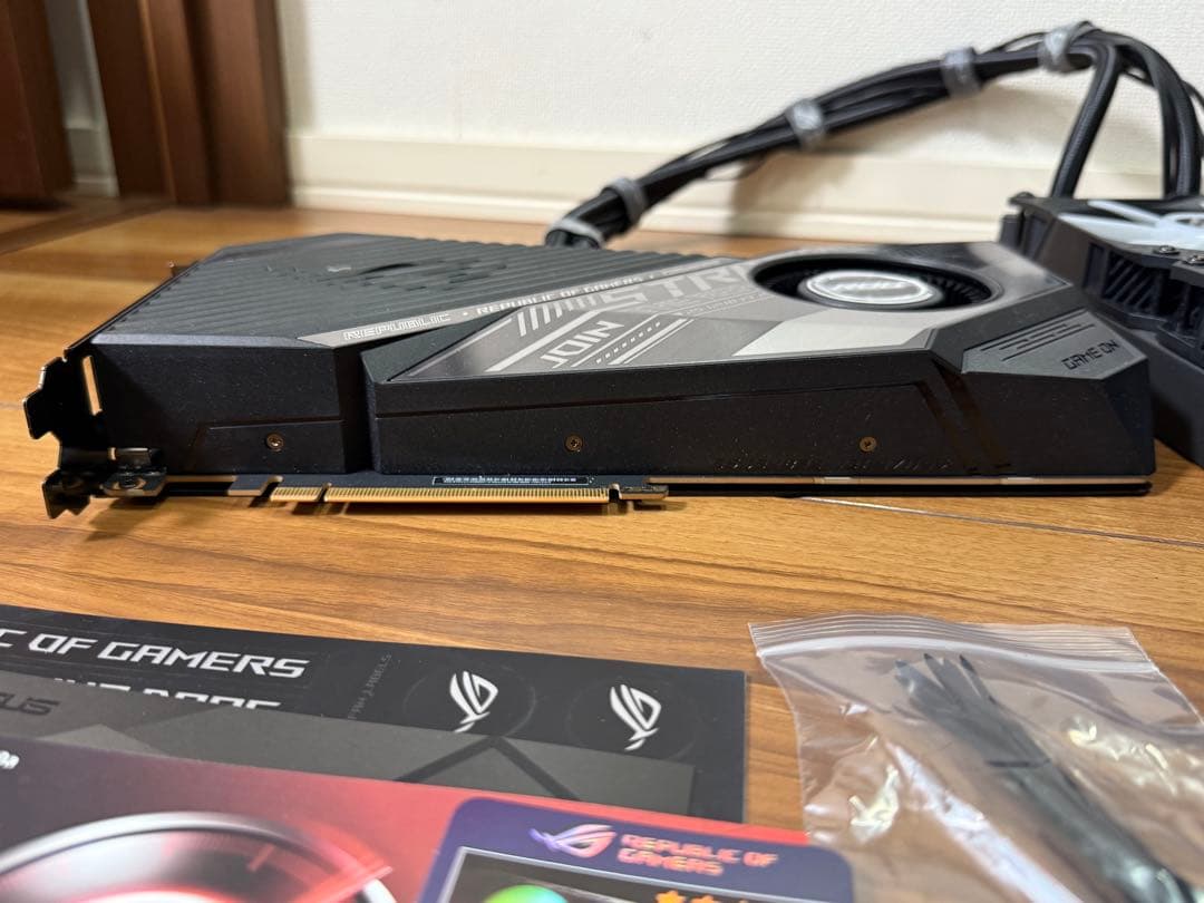 グラフィックボード・グラボ・ビデオカード ASUS ROG-STRIX-LC-RX6800XT-O16G-GAMING