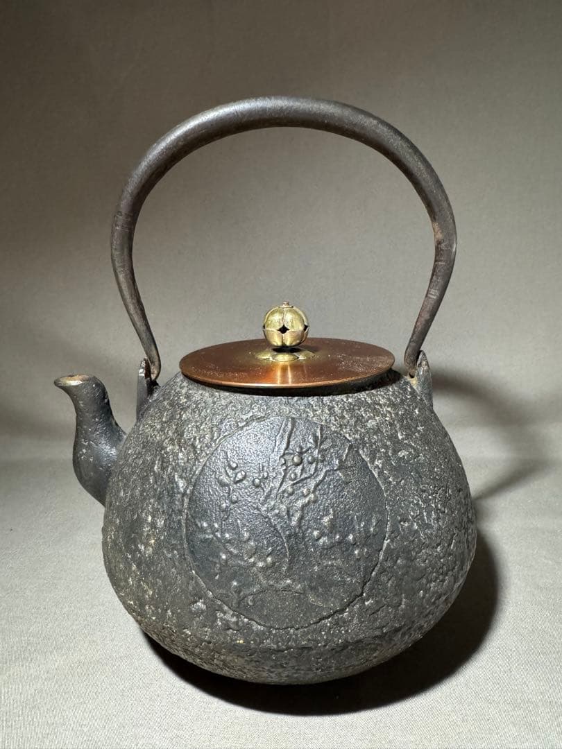 茶道具　龍文堂松竹梅鉄瓶