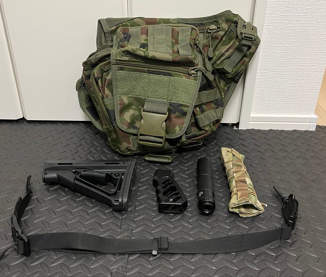 【おまけ付き】陸自迷彩ワンショルダーバック+各種パーツ