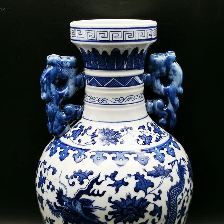 サバ龍花瓶です 景徳鎮 陶磁器 装飾品 現代工芸品美術品 置物