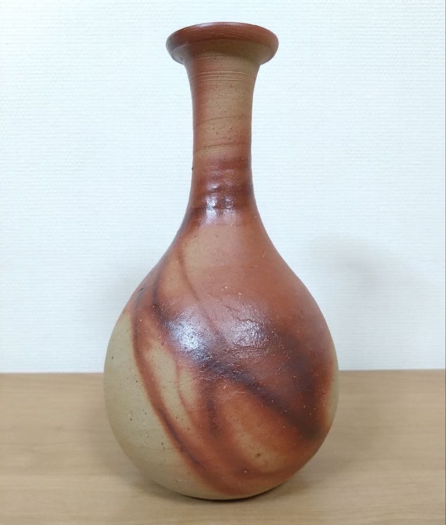 伊勢崎満作　備前焼　緋襷　鶴首花入　共箱共布栞付　備前焼花入　伊勢崎淳