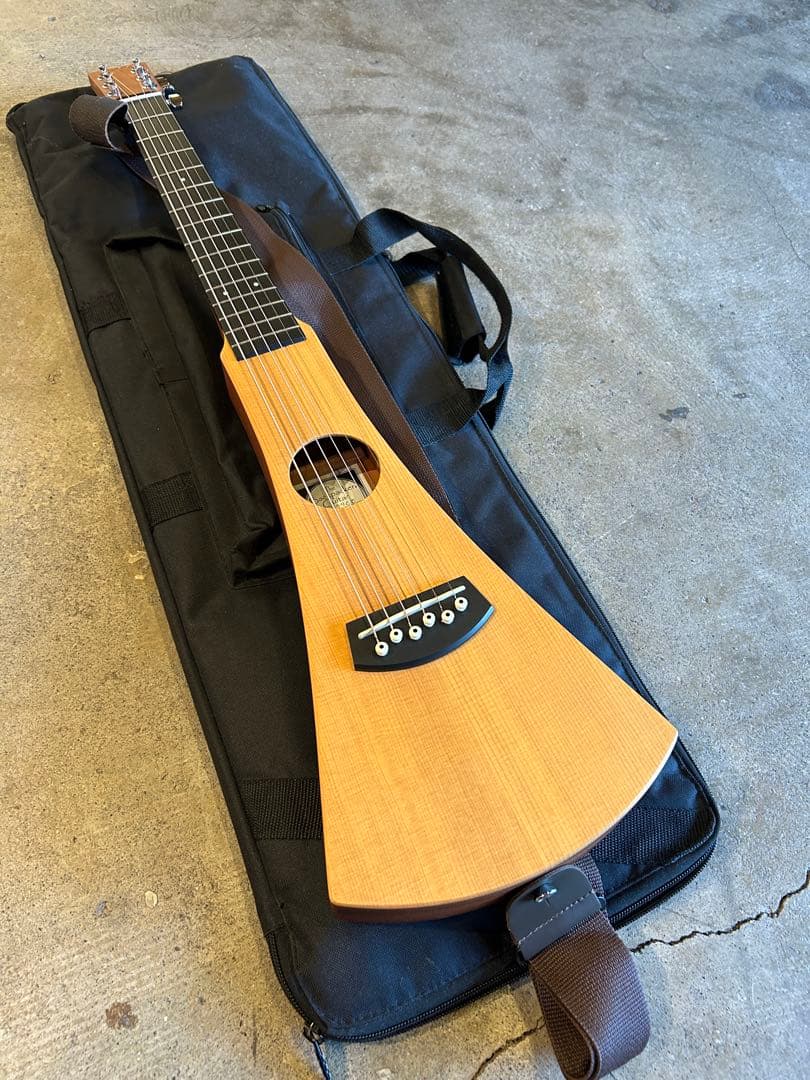 MARTIN マーティン社　トラベルギターBackpacker