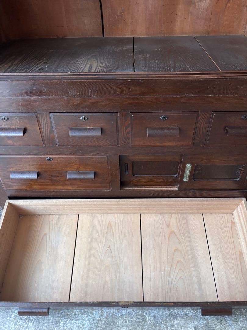 古い水屋箪笥　食器棚　ガラス棚　本棚　ガラスケース　木製箪笥 和家具　天然木