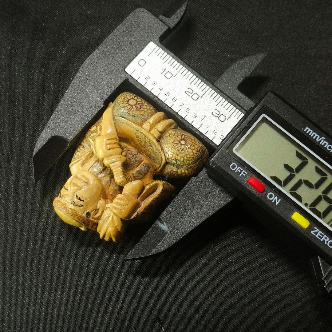 江戸根付 武士の図 山川在銘 天然素材細工 骨董 時代物 古美術 蒐集家放出美品