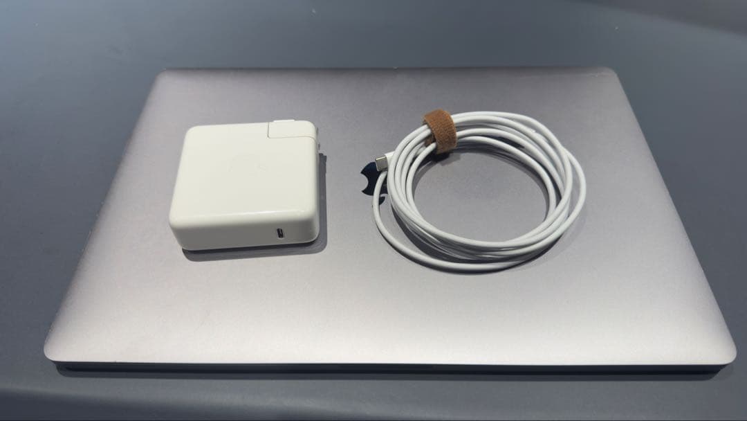 MacBook本体 A1706 15 inch 16GB/250GB MacBook Pro