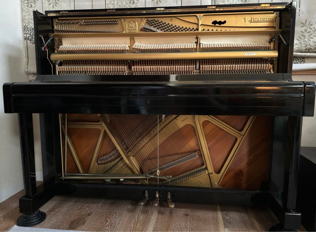 ヤマハ製アップライトピアノ【KAISER、アップライト】