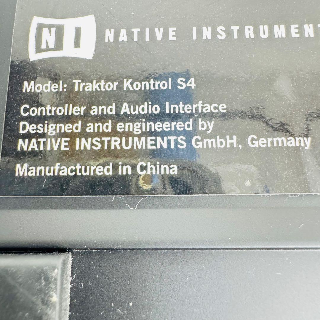 TRAKTOR KONTROL S4　DJコントローラー　専用フライトケース